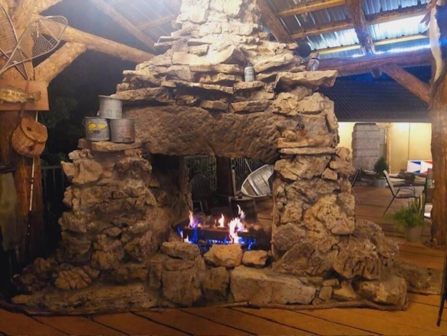 Stonegate Lodge Bed, Wifi, 50In Roku Tv, Salt Water Pool Room #109 Eureka Springs Kültér fotó