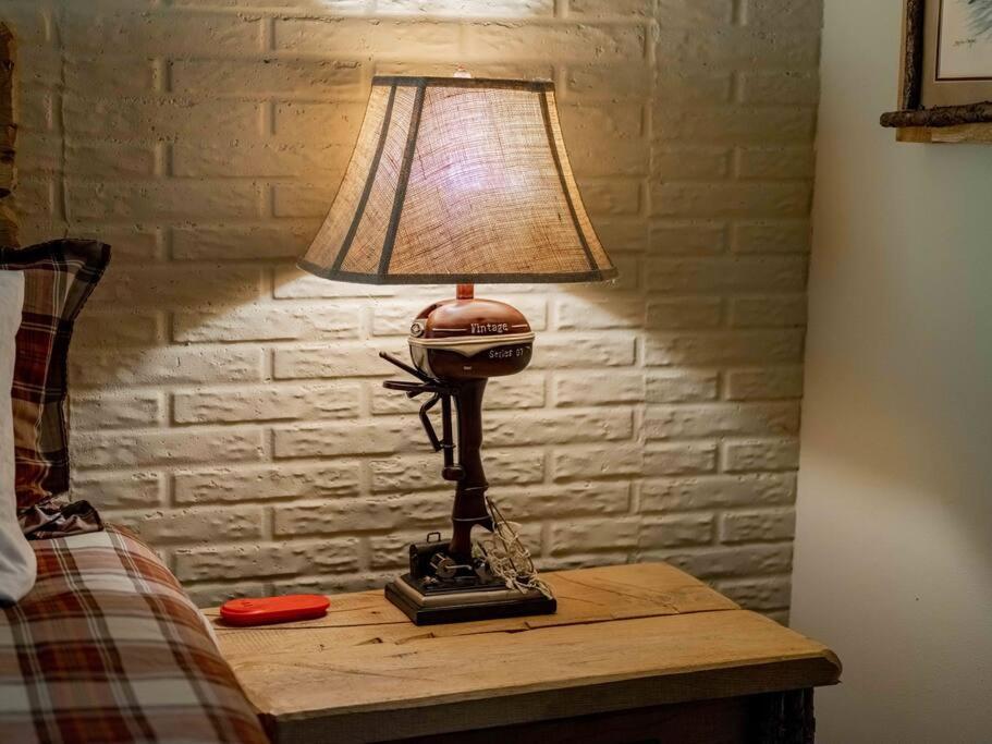 Stonegate Lodge Bed, Wifi, 50In Roku Tv, Salt Water Pool Room #109 Eureka Springs Kültér fotó